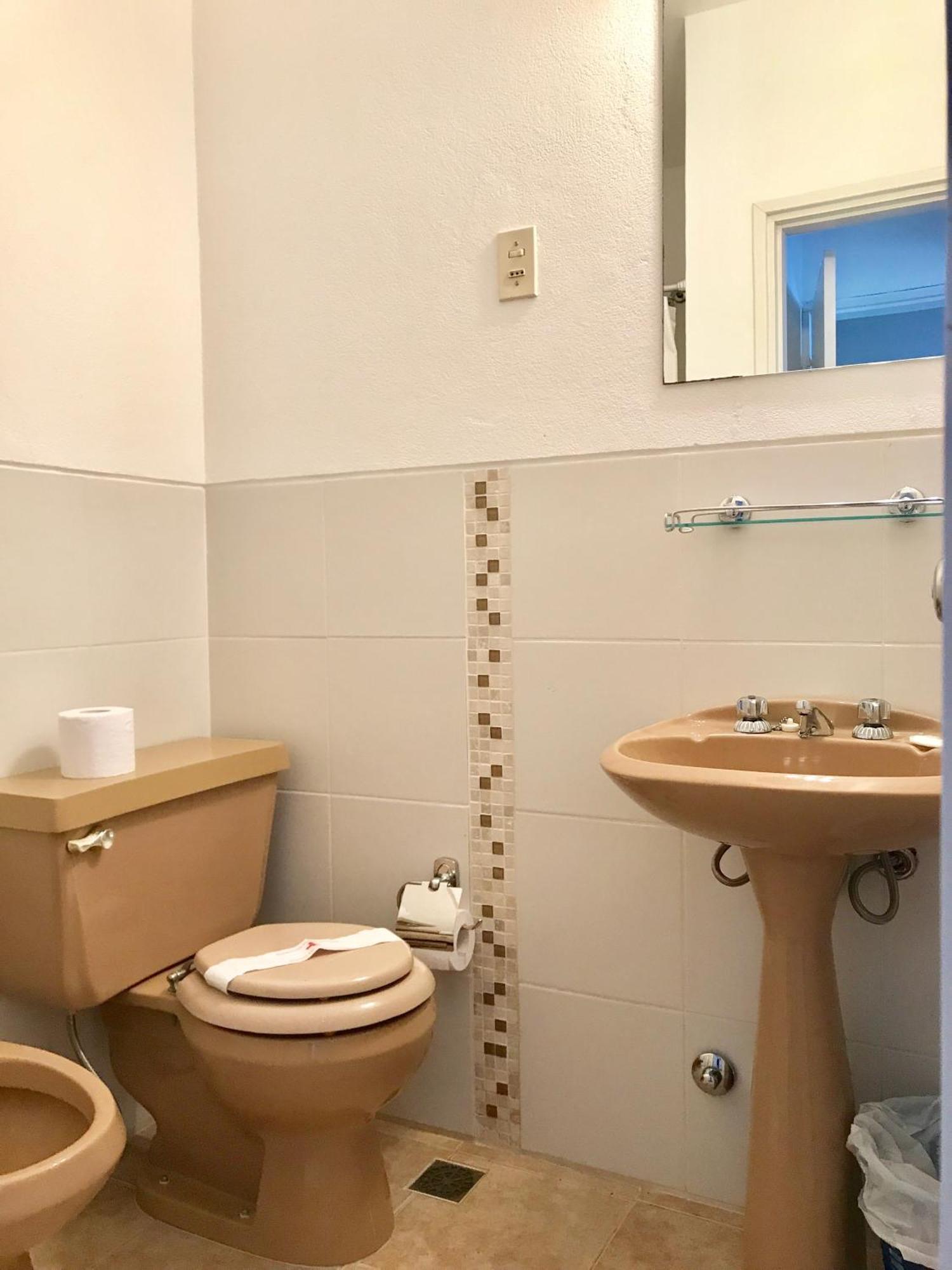Dollar Hotel